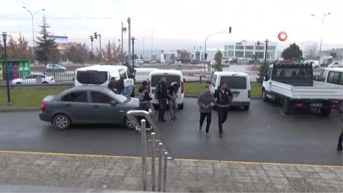 Karaman\'da fuhuş operasyonuna: 4 tutuklama