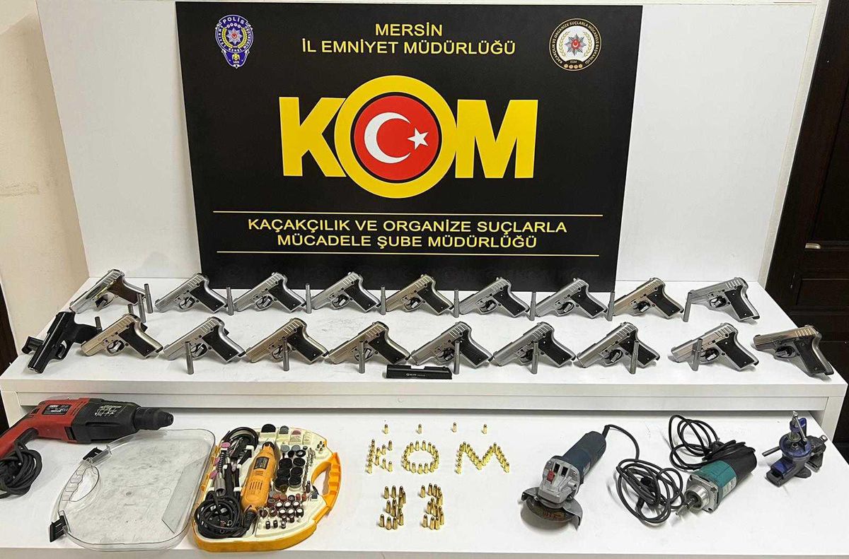 Mersin\'deki silah ve mühimmat kaçakçılığı operasyonunda 2 zanlı tutuklandı