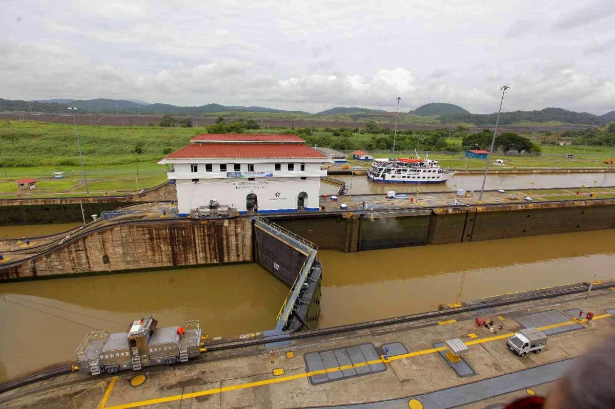 Panama Kanalı\'nda yangın: Miraflores kapağından geçişler durduruldu