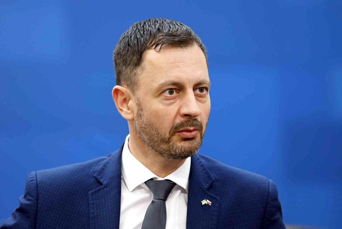 Slovakya\'da güvenoyu alamayan hükümet düştü