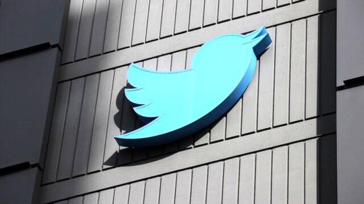 Twitter\'da casusluk şoku: Eski çalışanı hapse girdi!