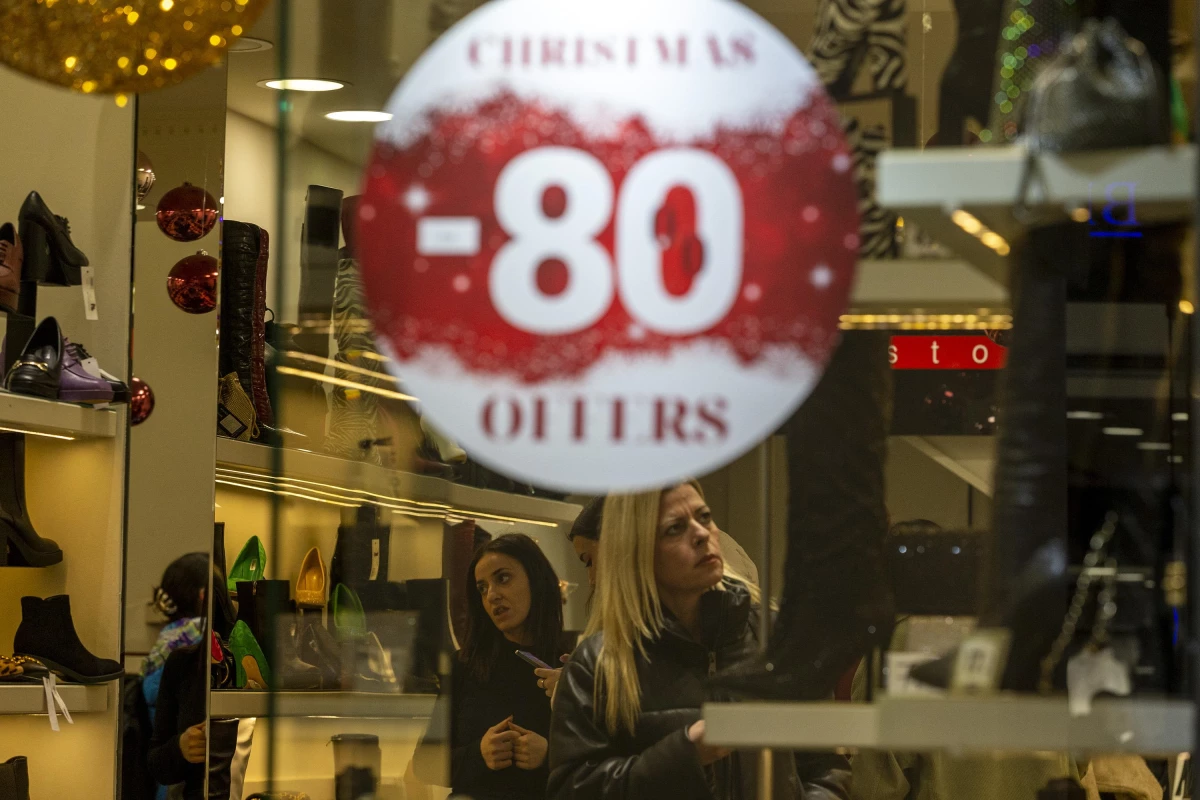 Yunanistan\'da Ekonomik Kriz Noel Alışverişlerini de Vurdu