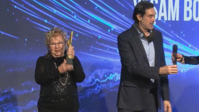 11. Mood Ödülleri gerçekleştirildi! Törene akın eden ünlüler tek tek ödüllerini aldı 11. Mood Ödülleri gerçekleştirildi! Törene akın eden ünlüler tek tek ödüllerini aldı