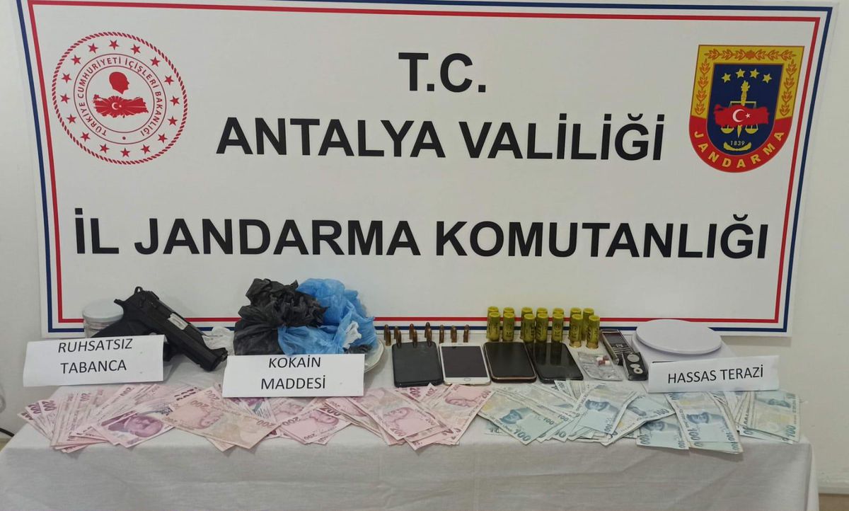 Antalya\'da uyuşturucu operasyonunda 7 zanlı yakalandı