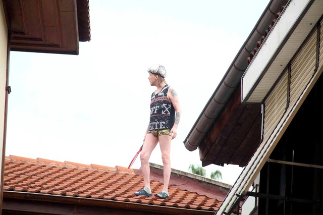 Apart işletmecisinin 2.5 yıldır yüzünü görmediği turist çatıdan çıktı Apart işletmecisinin 2.5 yıldır yüzünü görmediği turist çatıdan çıktı