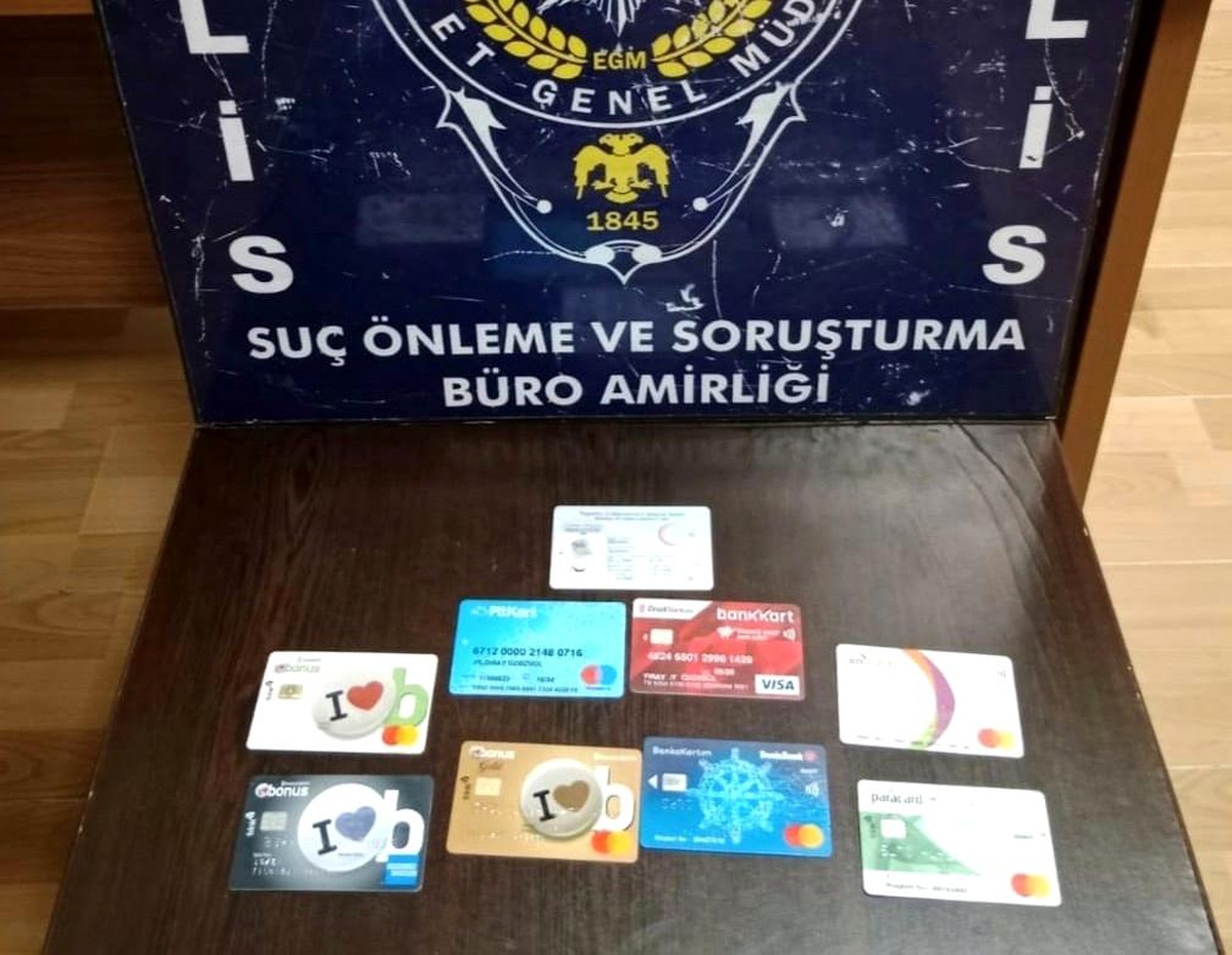 Çalıntı kartlarla yakalanan hırsızlık zanlısı tutuklandı
