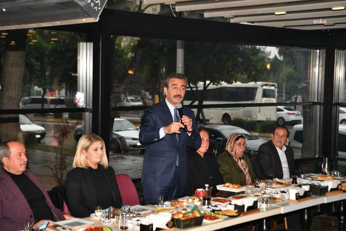 Çukurova Belediye Başkanı Çetin, İlçedeki Muhtarlarla Buluştu