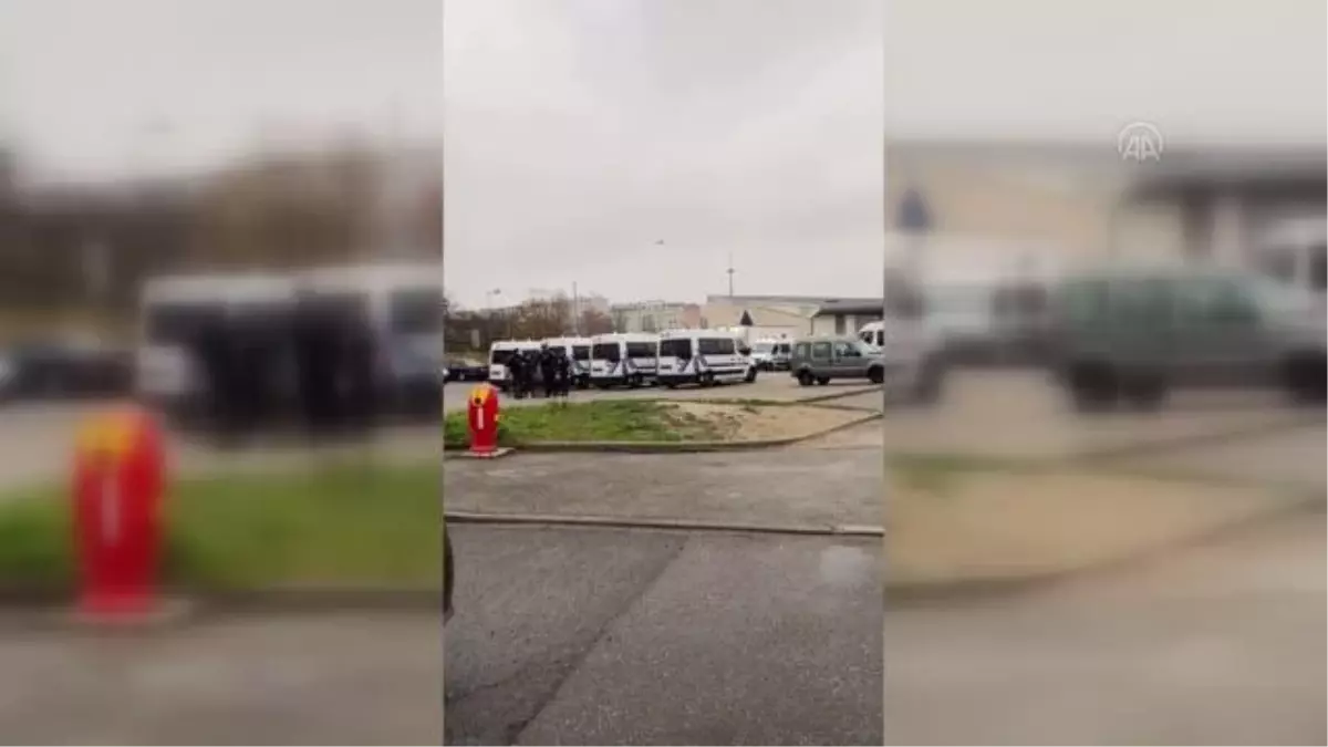 Fransa\'da bir apartmanda çıkan yangında 5\'i çocuk 10 kişi öldü