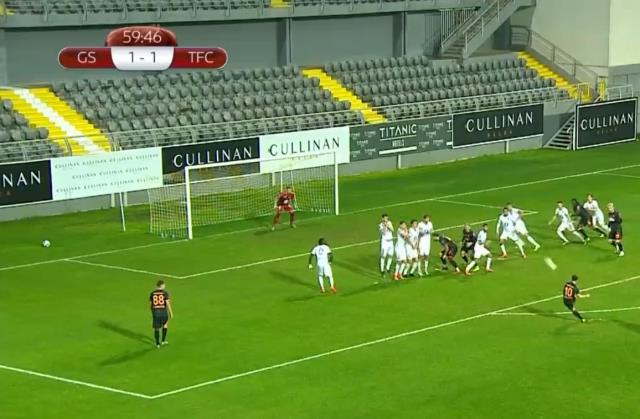 Galatasaray şeytanın bacağını kırdı! Mertens'ten olağanüstü gol