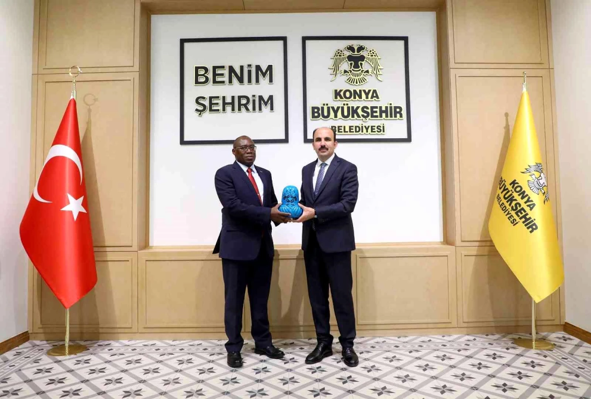 Kenya Büyükelçisi Boiyo, Konya Büyükşehir Belediye Başkanı Altay\'ı ziyaret etti