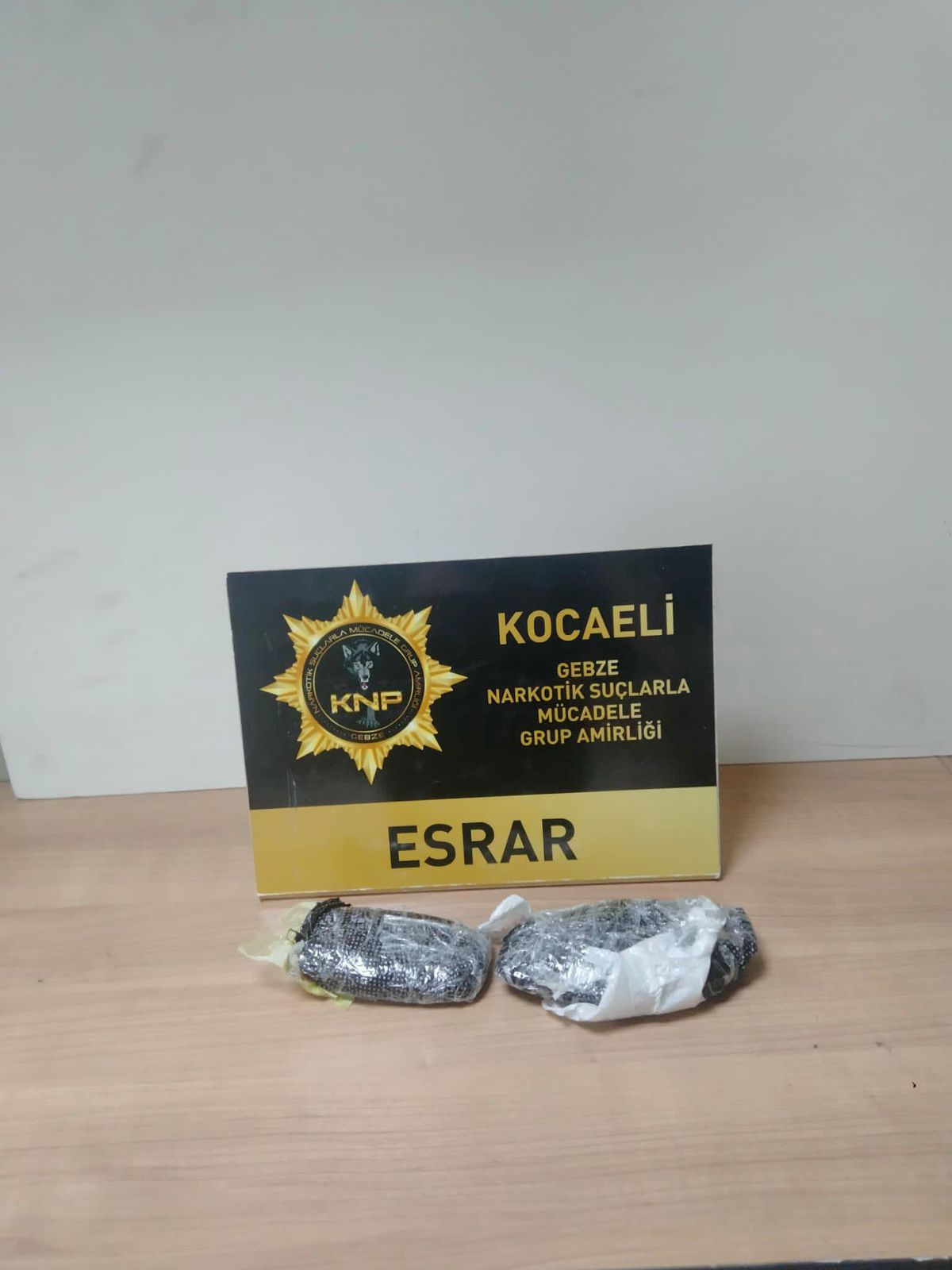 Kocaeli\'de uyuşturucu operasyonlarında yakalanan 3 zanlı tutuklandı