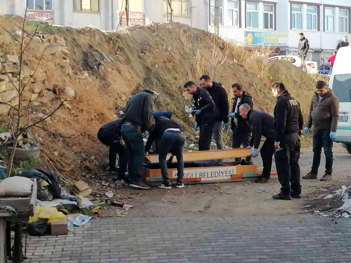 Konya\'da 1 kişi yol kenarında ölü olarak bulundu