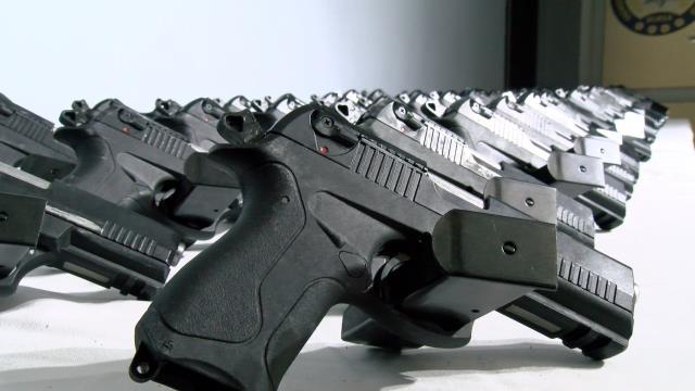 Küçük çocukları kurye yapıp silah taşıtan çete üyeleri, kıskıvrak yakalandı! Bağ evini cephaneye çevirmişler