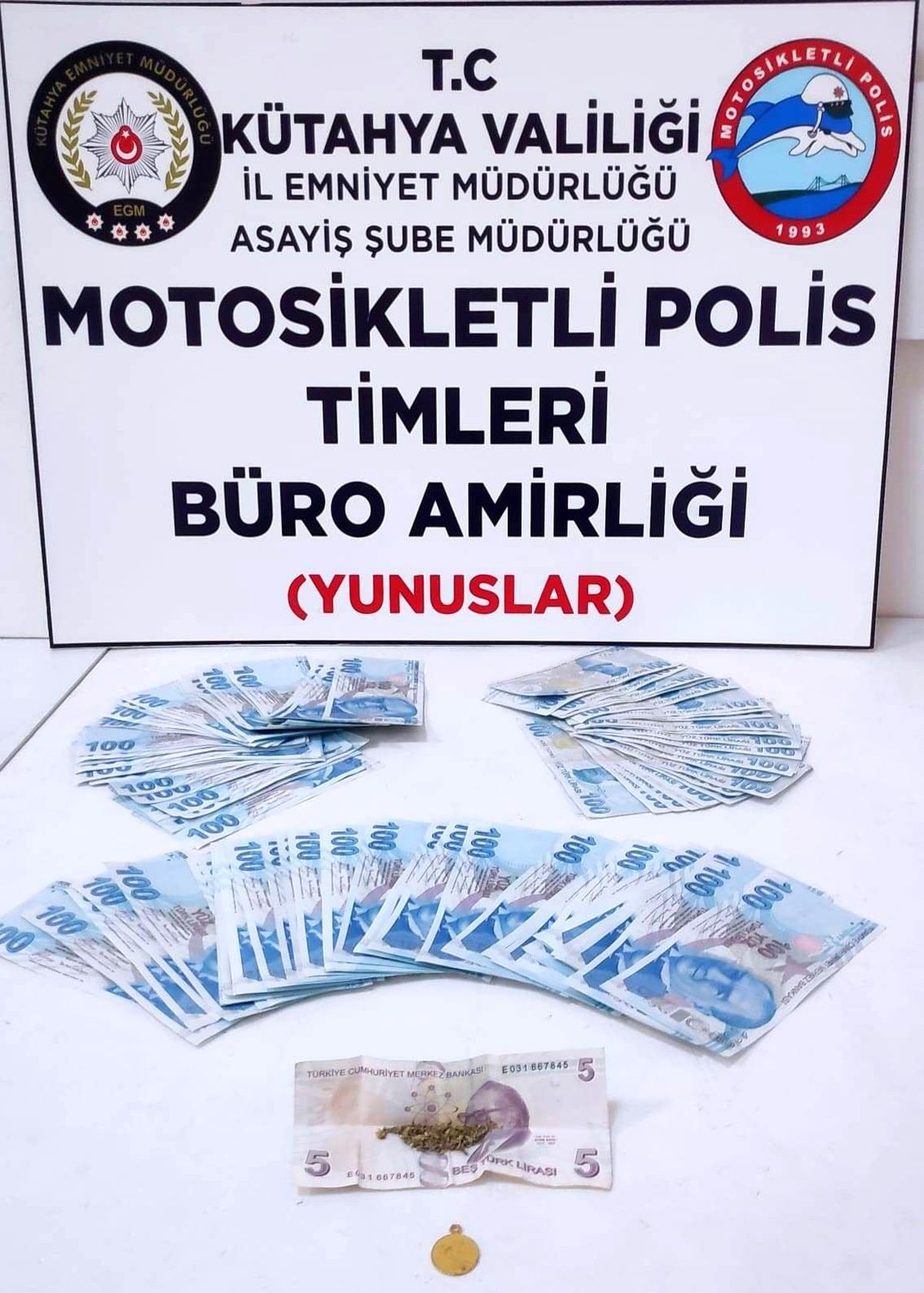 Kütahya\'da bir araçta sahte para ele geçirildi