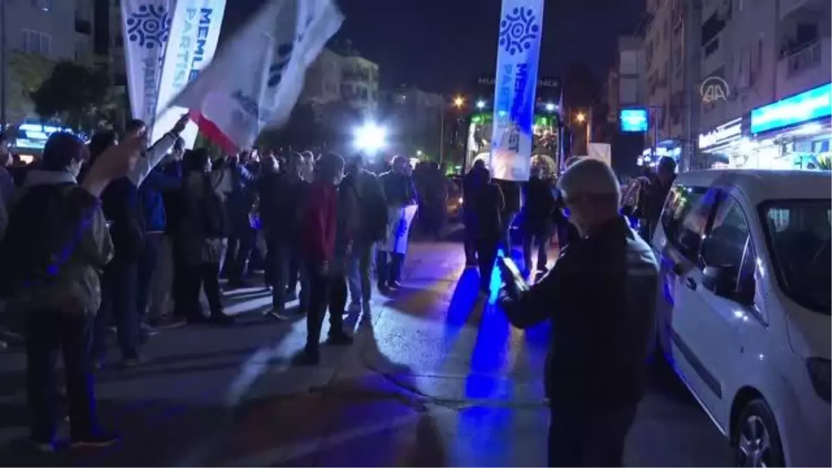 Memleket Partisi Genel Başkanı İnce, İzmir'de ziyaretlerde bulundu