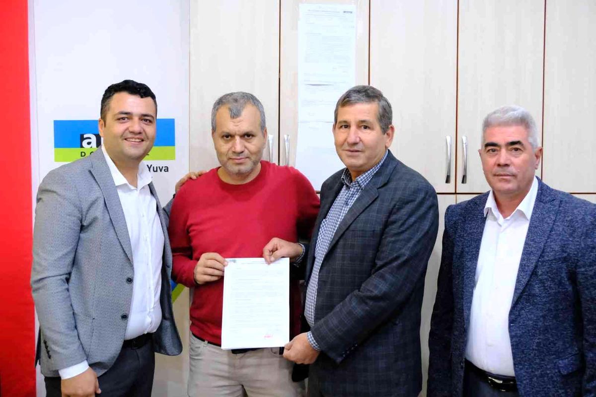 Mersin Mut\'ta doğalgaz abone işlemleri başladı, ilk abonelik hizmeti verildi