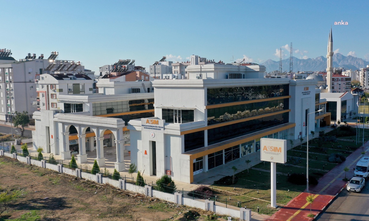 Muratpaşa Belediyesi\'nin \'Falezler Bizim Evimiz\' Projesine 156 Bin Liralık Hibe