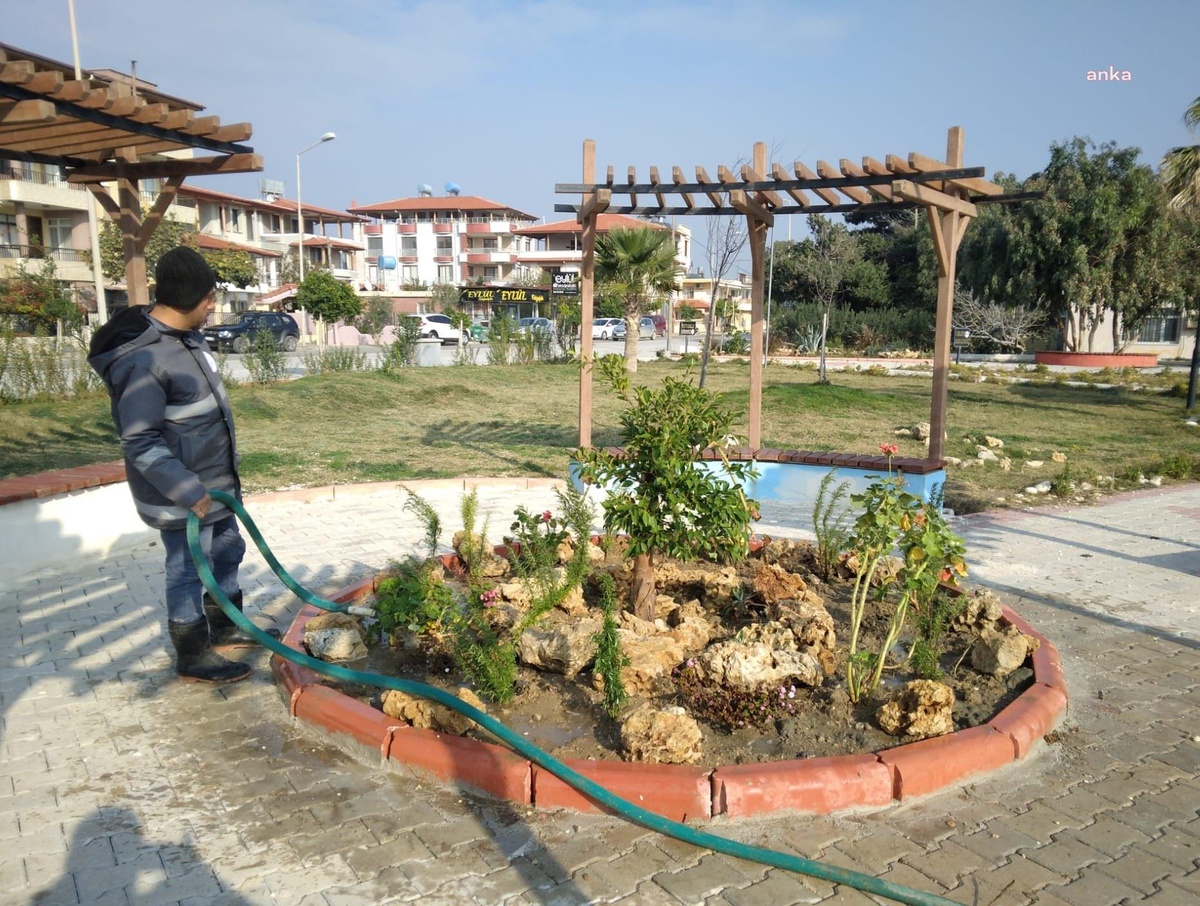 Samandağ\'da Peyzaj Çalışmaları Sürüyor