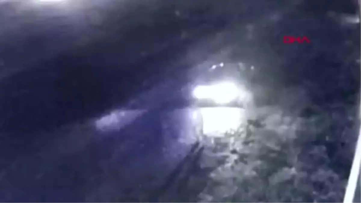 TEKİRDAĞ\'DA 8 OTOMOBİL ÇALAN HIRSIZLIK ŞÜPHELİLERİ KAMERADA