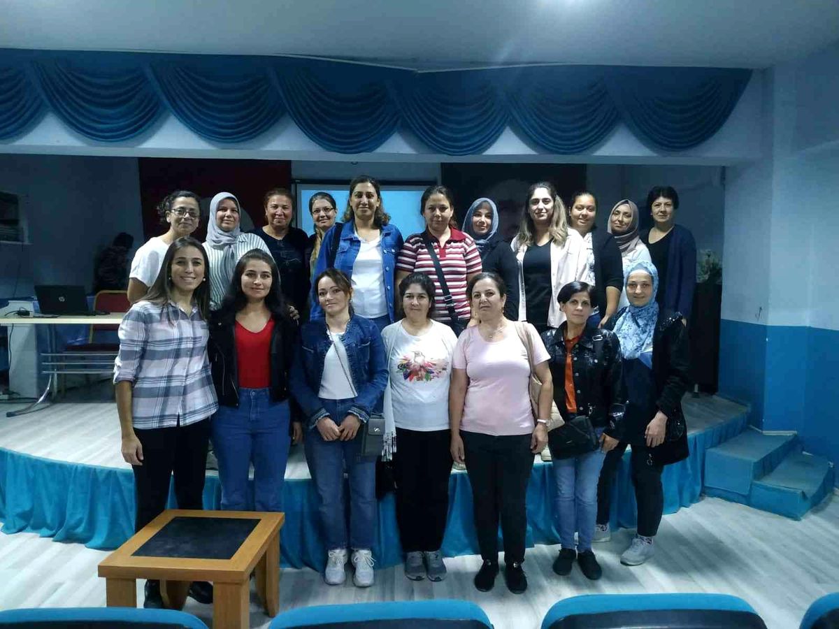 Aydın\'da Aile Okulu Eğitimleri 17 ilçede devam ediyor