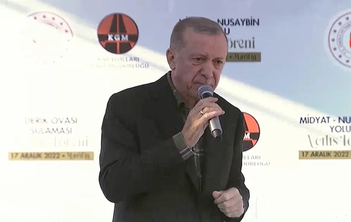 Cumhurbaşkanı Erdoğan, Mardin Havalimanı\'nın yeni ismi alandakilere sordu, çoğunluk kabul edince havaalanın adının değiştiğini duyurdu