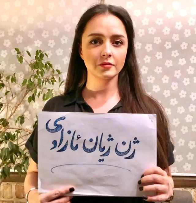 İranlı ünlü oyuncu Taraneh Alidoosti, eylemcilere destek vermesi nedeniyle gözaltına alındı