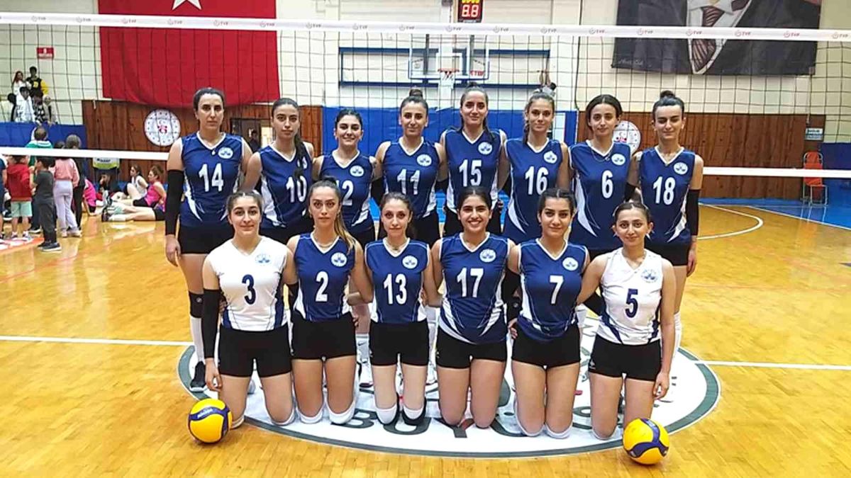 Kadınlar Voleybol 2. Lig: Elazığ Belediyesi: 3 Antakya Belediye: 1