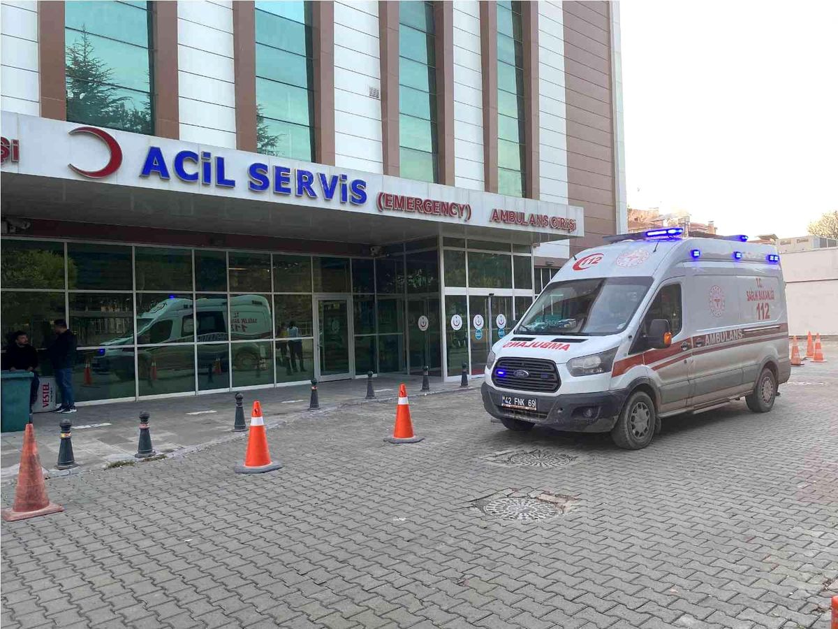Konya\'da inşattan düşen işçi yaralandı