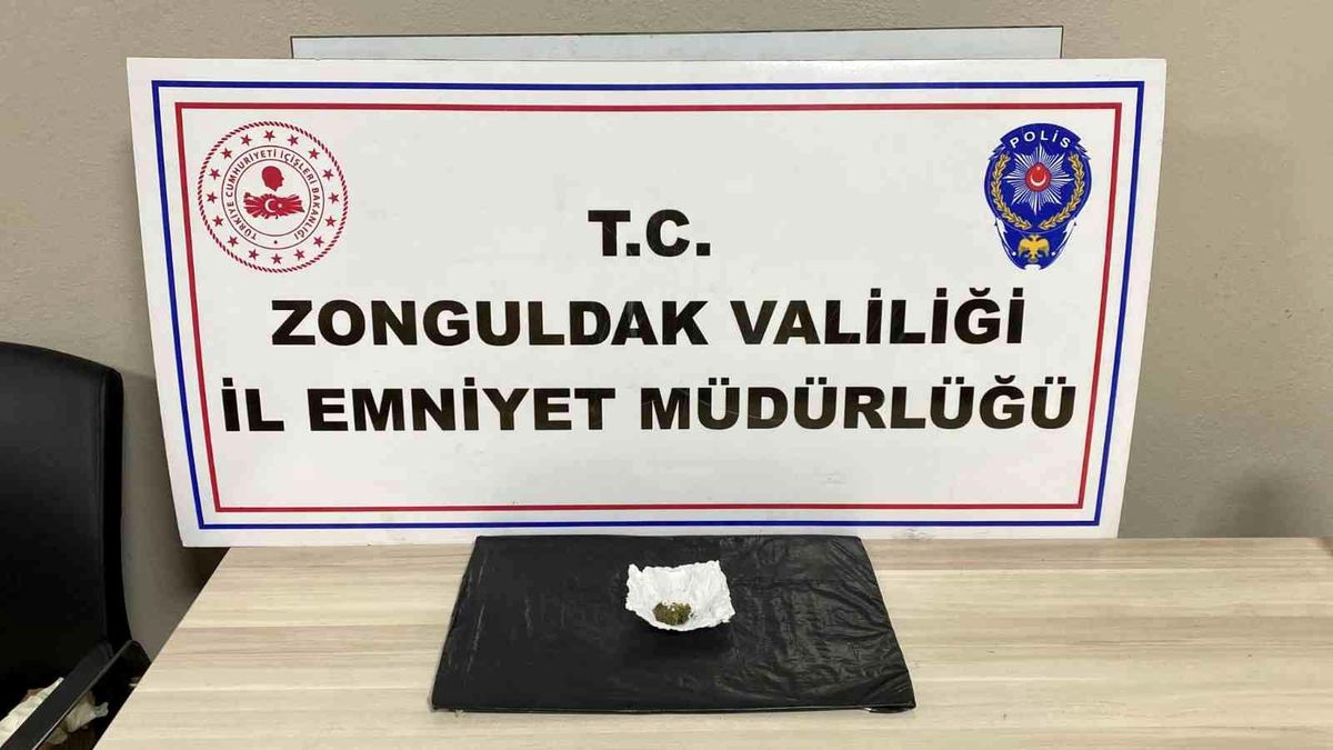 Polis denetiminde uyuşturucuyla yakalandılar