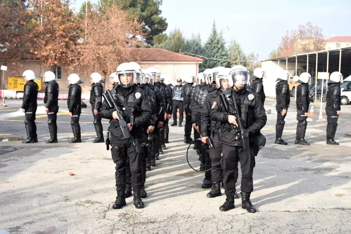 Polisten gerçeği aratmayan tatbikat