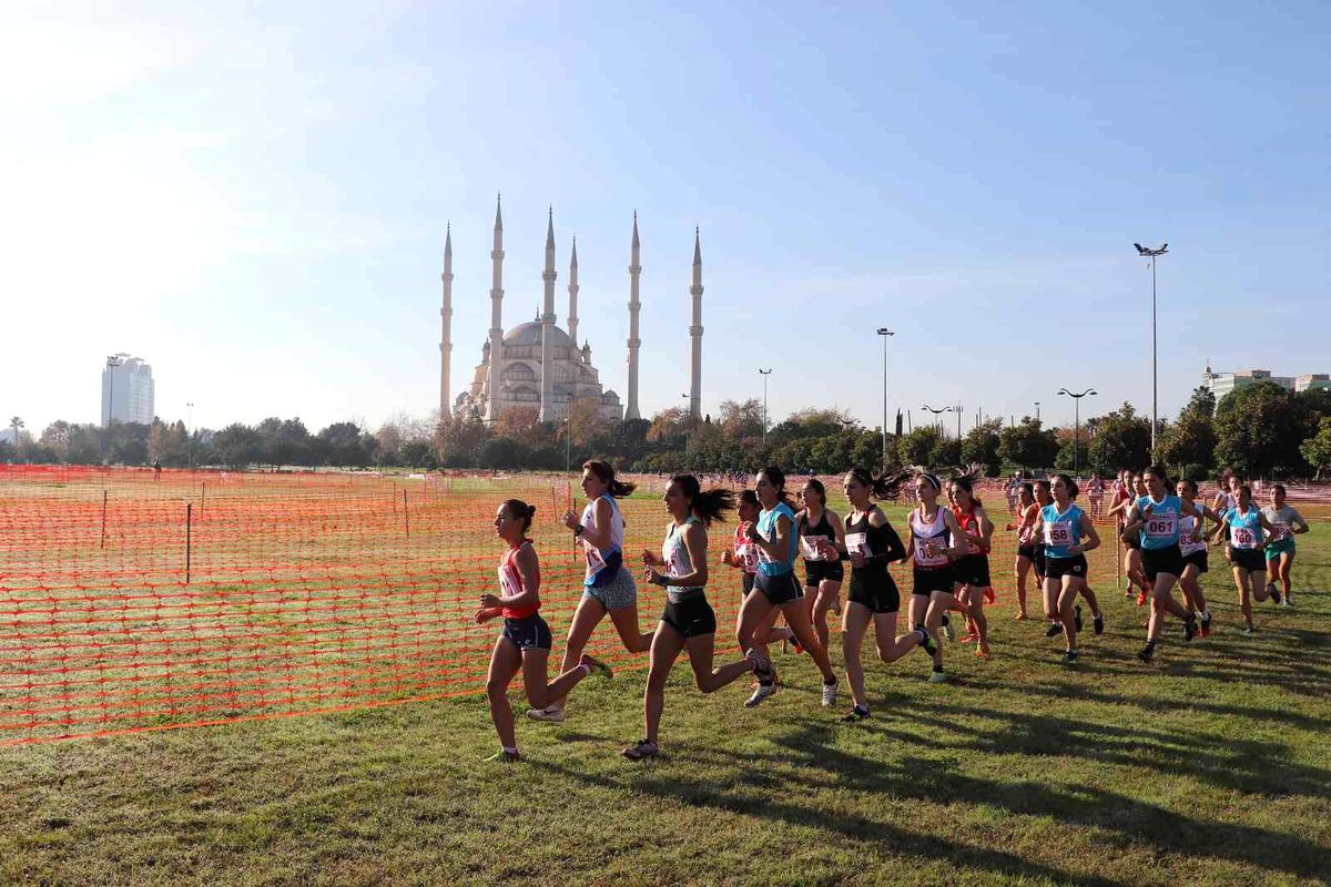 ÜNİLİG Türkiye Kros Şampiyonası Adana\'da yapıldı