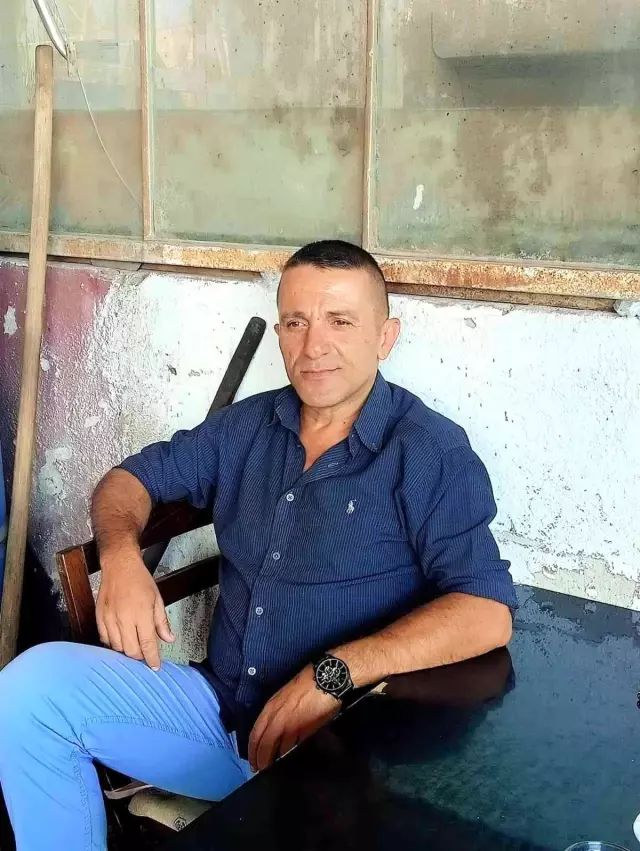 Babasını uyuduğu sırada göğsünden bıçaklayıp öldüren 17 yaşındaki kız serbest bırakıldı