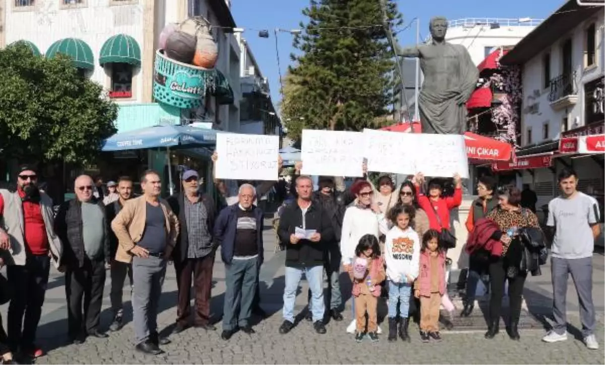 ANTALYA\'DA \'YÜKSEK KİRA\' PROTESTOSU