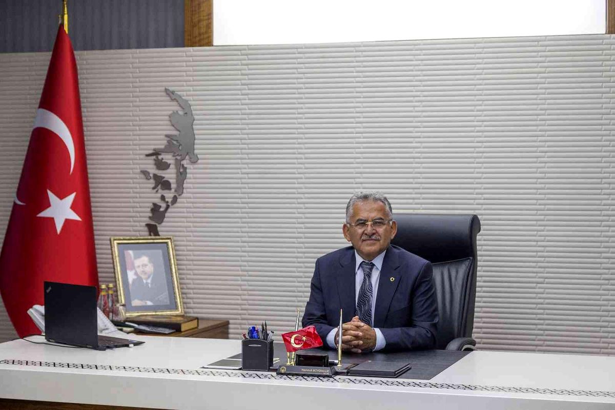 Büyükkılıç, Atatürk\'ün Kayseri\'ye gelişinin 103. yıl dönümü dolayısıyla mesaj yayımladı