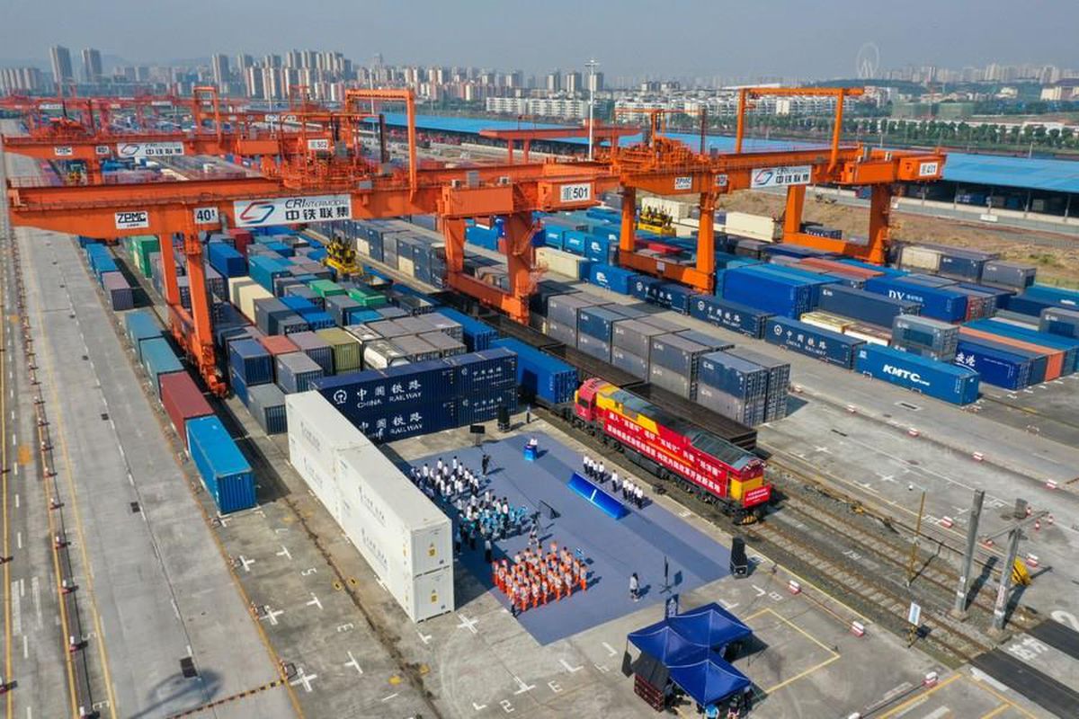 Çin\'in Chongqing Belediyesi\'nin Dış Ticareti Ocak-Kasım Döneminde Yüzde 4 Arttı