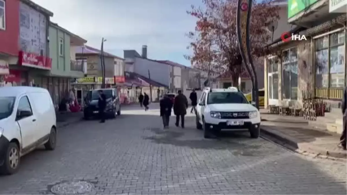 Her sene metrelerce kar olan ilçede bahar havası yaşanıyor