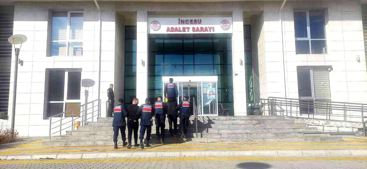 Kayseri\'de oto hırsızı 2 şahıs yakalandı