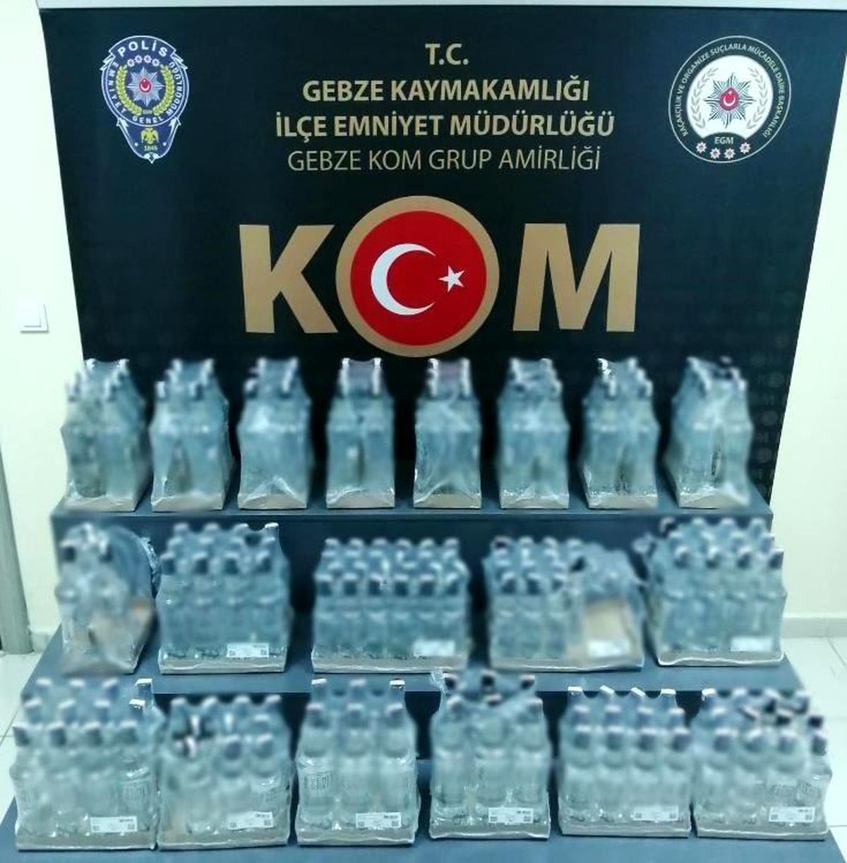 Kocaeli\'de 171 şişe sahte alkol ele geçirildi: 3 gözaltı