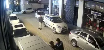 Küçükçekmece'de bıçaklı kavga kamerada