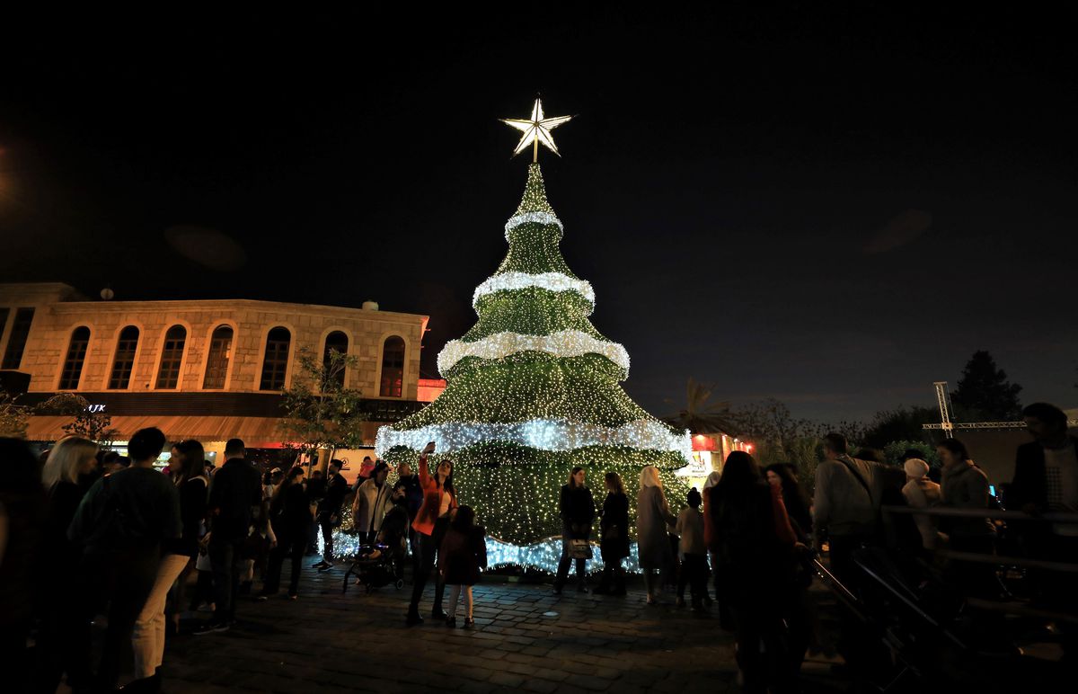 Lübnan\'da Dev Bir Noel Ağacı