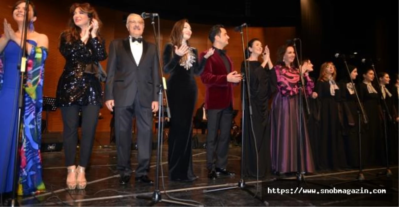 Türk Müziğinin Usta Sanatçıları Öğrencilerle Müzik Şöleni Sundu
