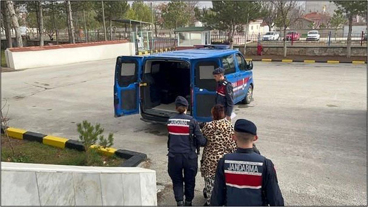 17 yıl hapis cezası bulunan hırsızlık şüphelisi Konya\'ya giderken yakalandı