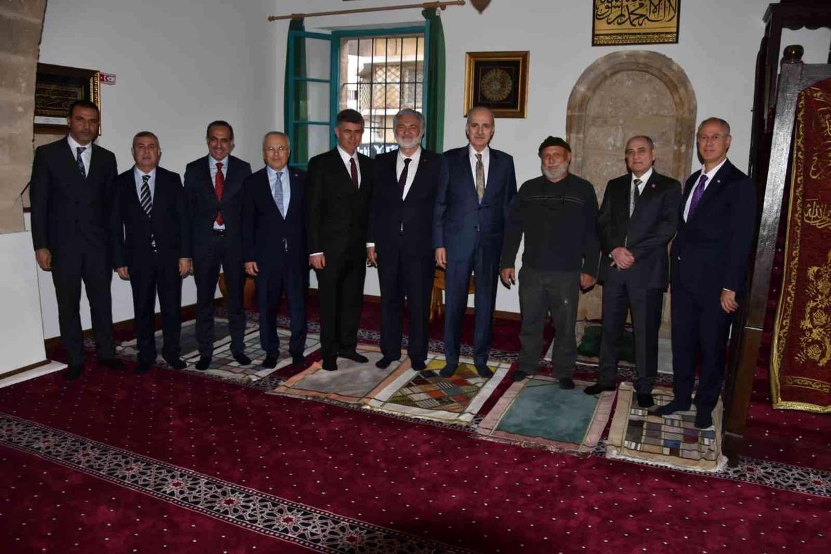 AK Parti Genel Başkanvekili Kurtulmuş, Kapalı Maraş\'ı ziyaret etti