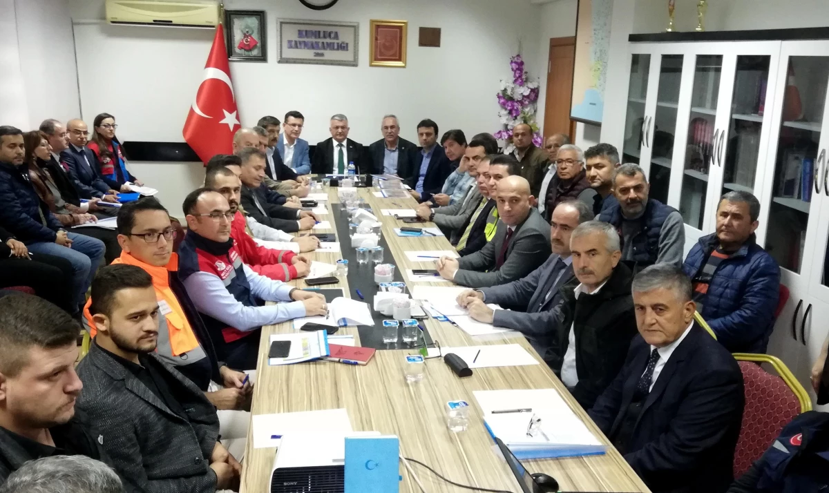 Antalya Valisi Yazıcı, Kumluca\'daki sel sonrasında yürütülen çalışmaları inceledi