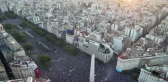BUENOS AİRES - Arjantinlilerin şampiyonluk coşkusu havadan görüntülendi