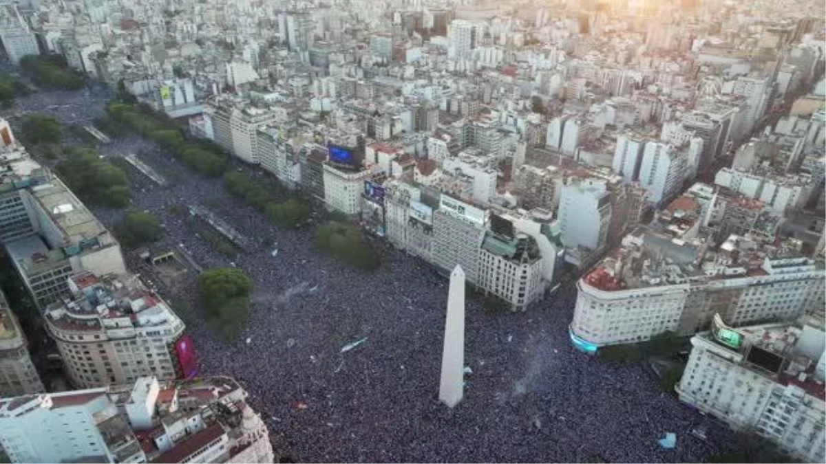 BUENOS AİRES - Arjantinlilerin şampiyonluk coşkusu havadan görüntülendi