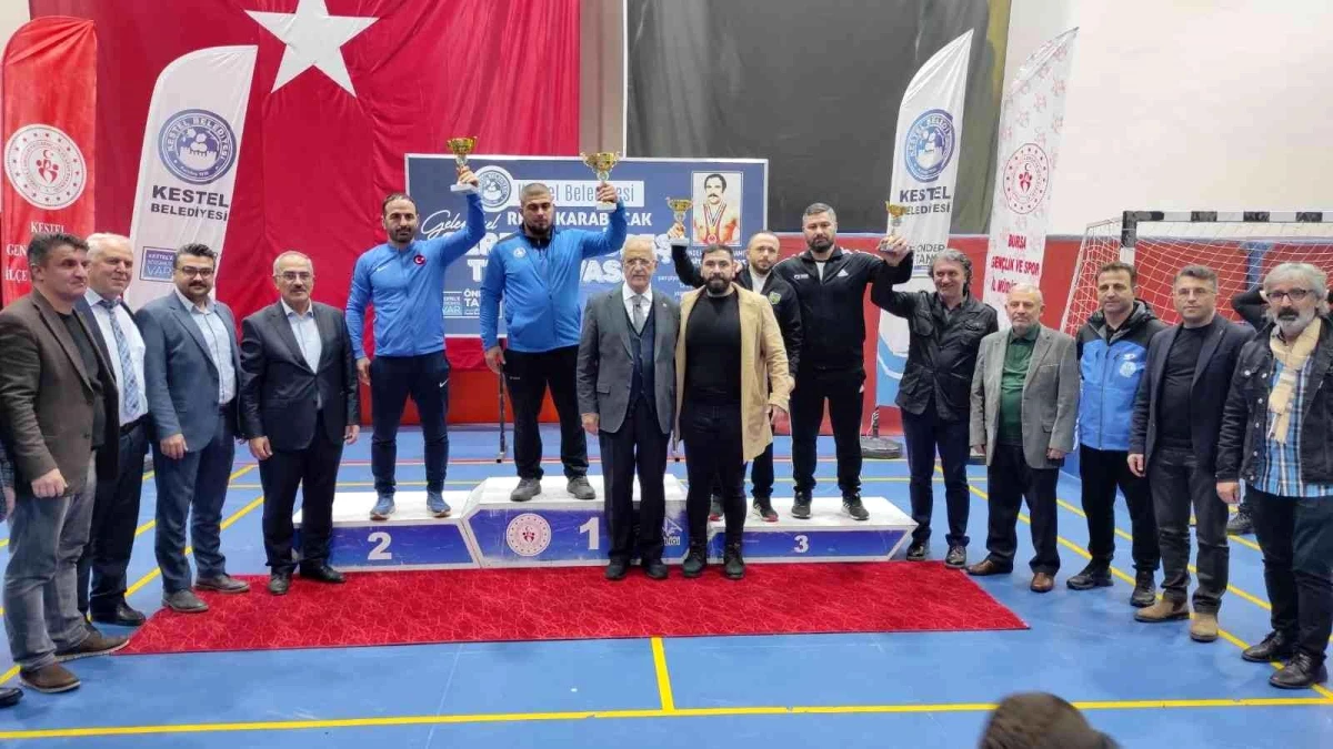 Bursa\'da Reşit Karabacak Serbest Güreş Turnuvası yapıldı