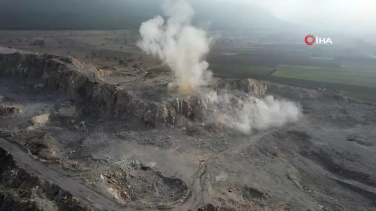 Dev kayalar dinamitle böyle parçalandı