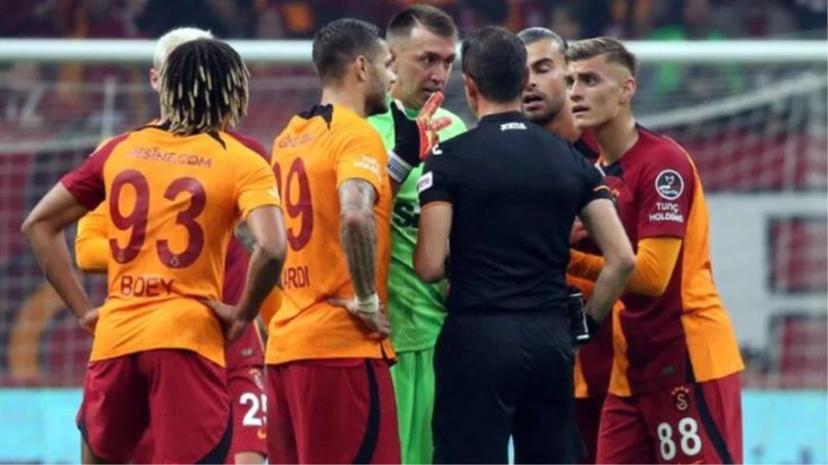 Galatasaray karşılaşmasında verdiği kararlarla tepki toplayan hakem geri döndü!