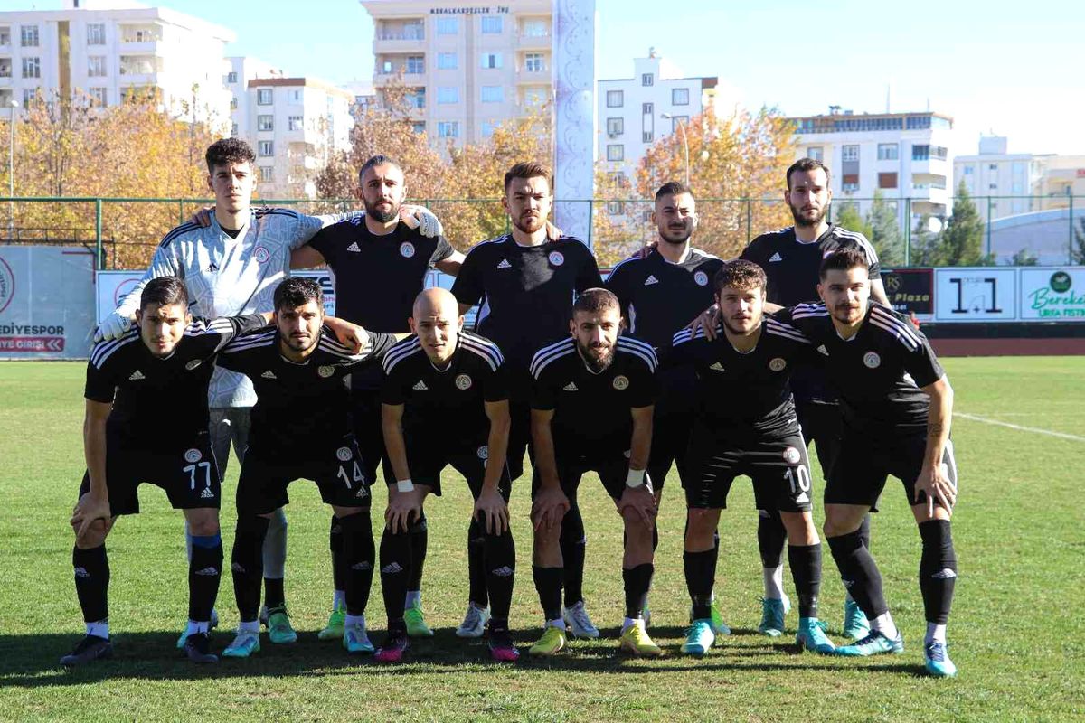 Karaköprü Belediyespor\'dan en iyi ilk yarı performansı